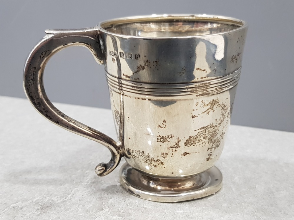 George V sterling silver mug, Joseph Gloster Ltd, Birmingham, 1907-8, 92g, 7.2cm tall - Image 2 of 2