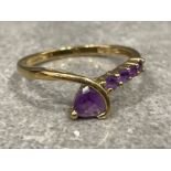 Ladies 9ct gold Amethyst ring. Size Q 2g