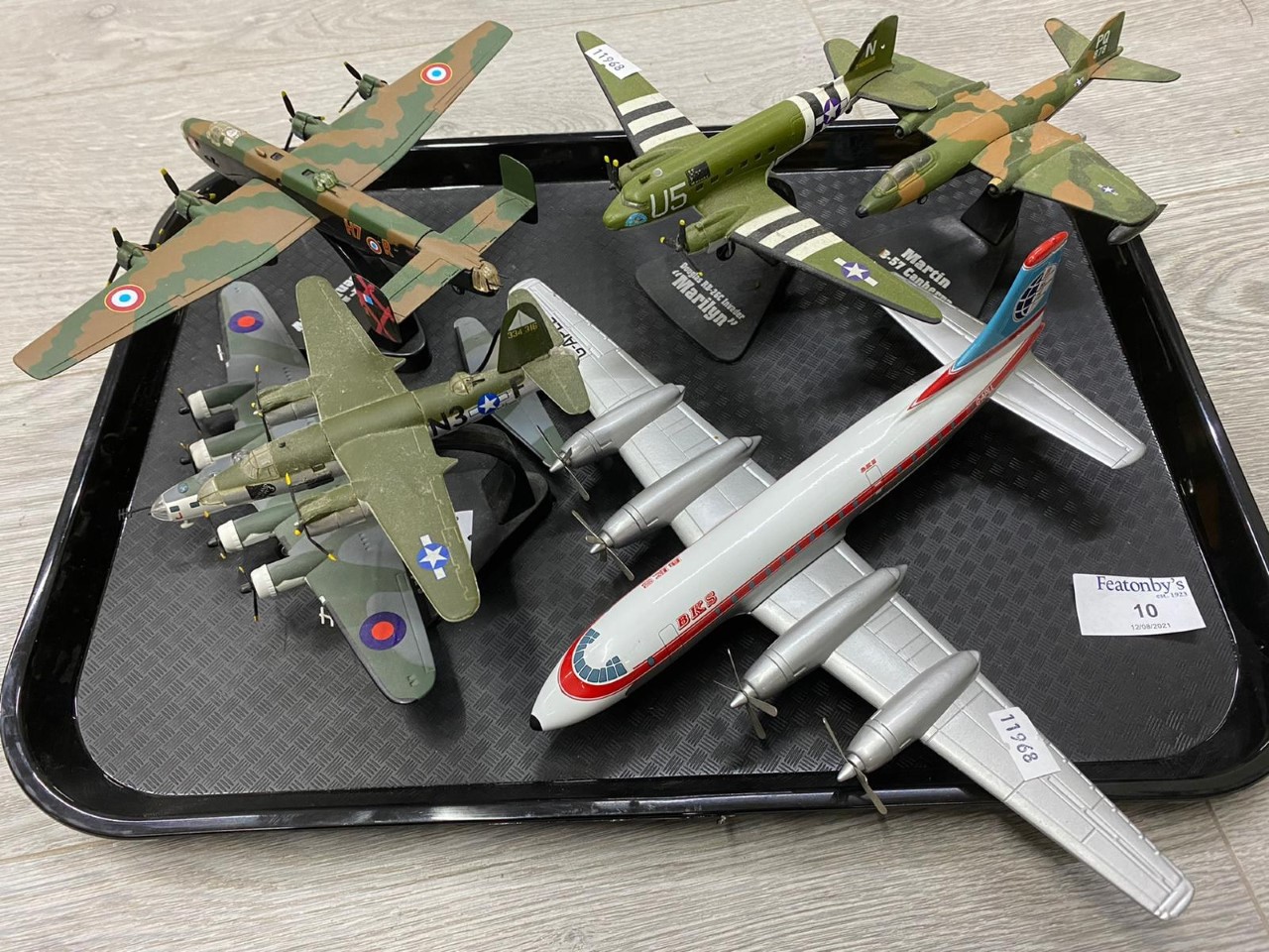 Tray of 6 die cast planes including 2 by corgi, B17 Flying Fortress and Britannia 100