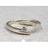 9k white gold and CZ cross over ring, size I, 2.3g gross