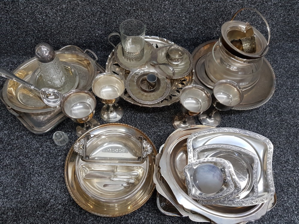 Large box of misc. silver plated pieces inc goblets etc. - Bild 2 aus 2