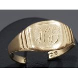 9k yellow gold signet ring, 2.3g