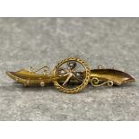 9ct gold ornate brooch featuring pearls with ornate scroll work