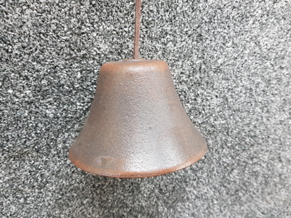 Cast metal outdoor welcome bell - Image 2 of 2