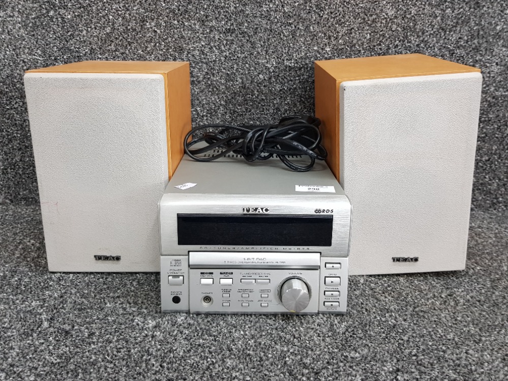 Teac Tuner/Amplifier/CD player with pair of matching speakers