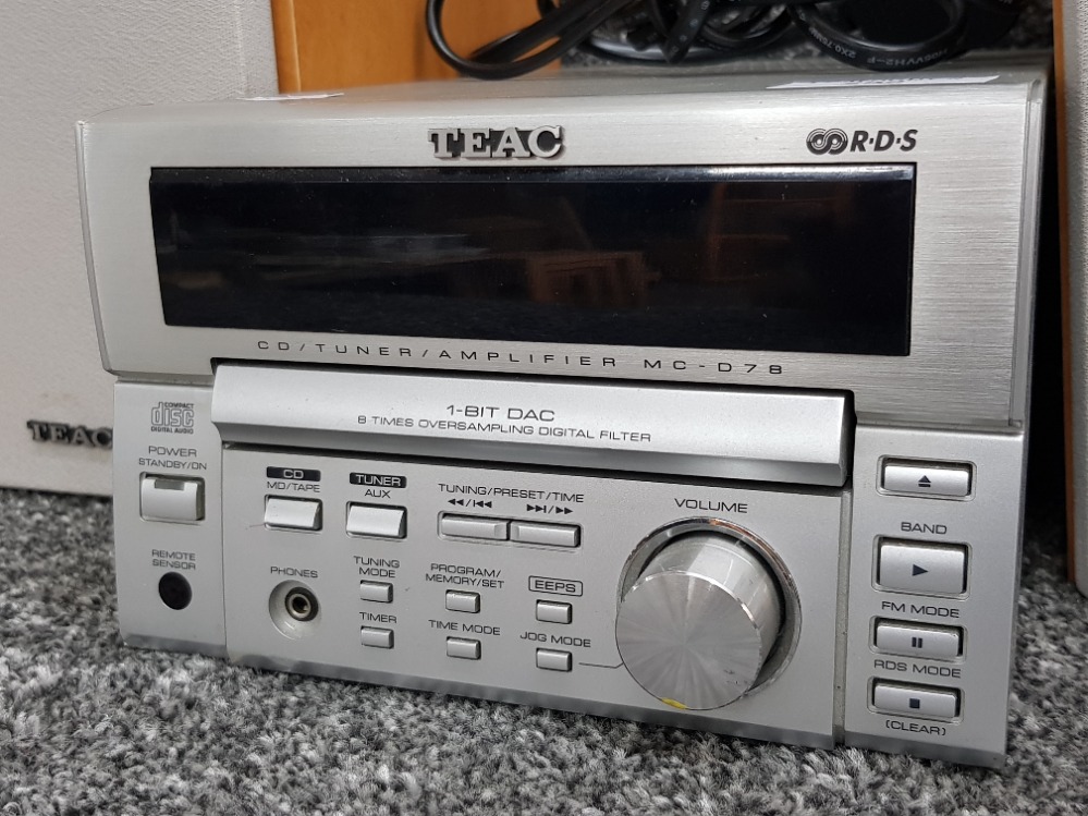 Teac Tuner/Amplifier/CD player with pair of matching speakers - Image 2 of 2