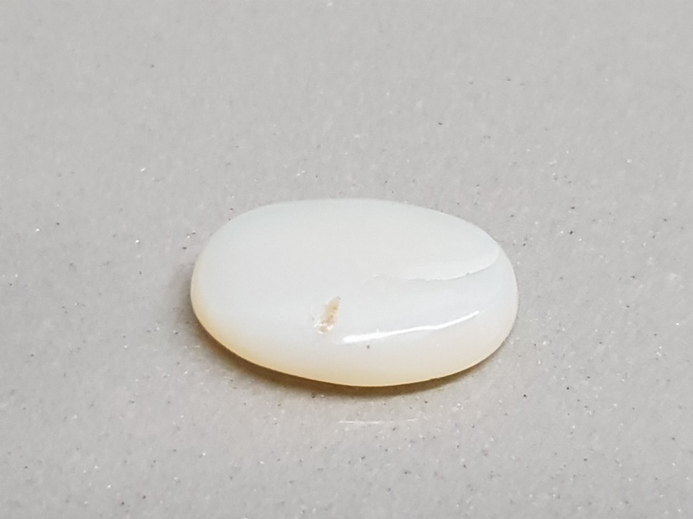 5ct oval cabochon cut natural opal stone with gemological card - Bild 2 aus 3