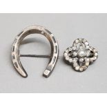 2 Victorian silver brooches, 5.9G gross