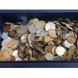 Box containing a large Quantity of mixed coins from around the world, weight 4½ Kilos