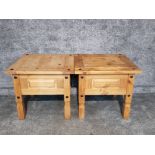 A pair of Mexican corona pine lamp tables 58x54x58cm