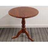 Victorian Mahogany Occasional table with tilt top on pedestal base
