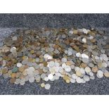 Large Quantity of mixed coinage from around the world, weight 9 Kilos