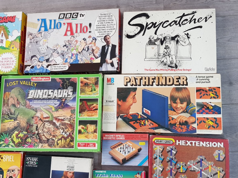 12 boxed vintage games including 2x Waddingtons titles Lost Valley Dinosaurs & Dial Away etc - Image 3 of 3