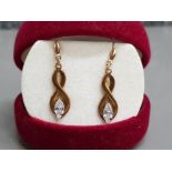 9ct gold CZ drop earrings, 0.7g gross