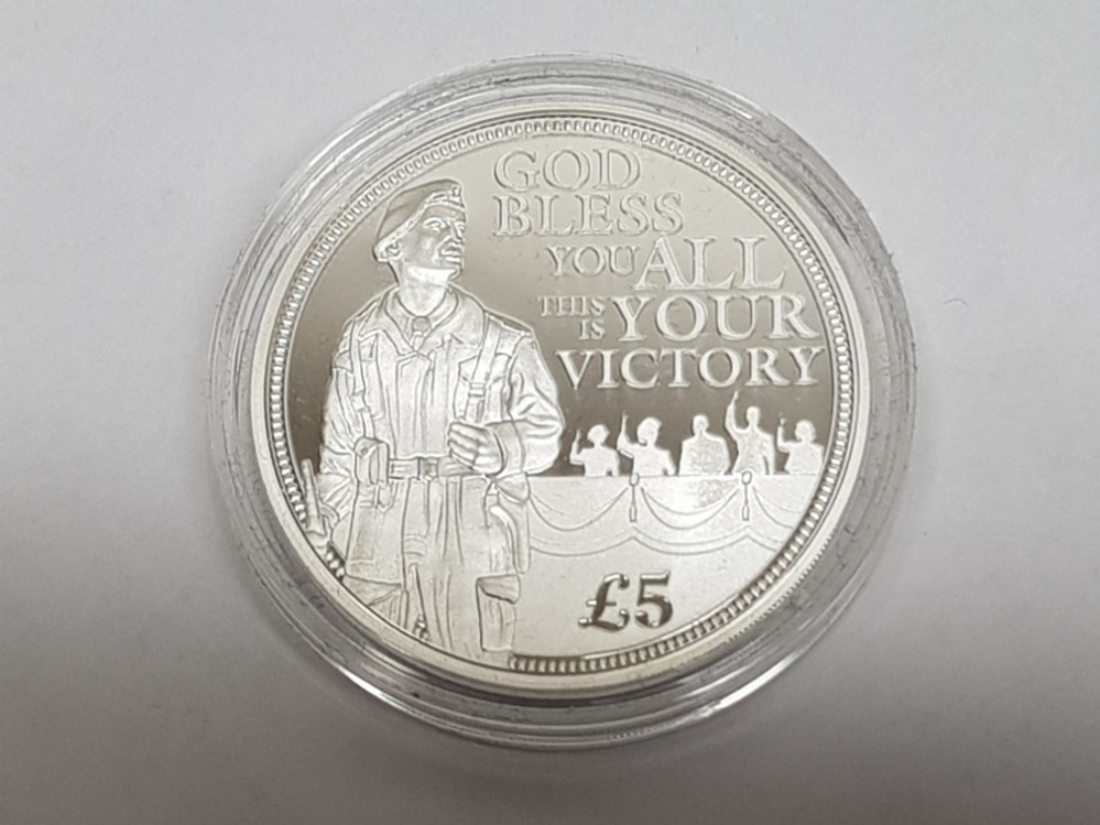 5 pounds silver proof coin, celebrating the 75th anniversary of VE Day with original box and - Image 2 of 3