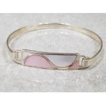 Ladies silver 925 bangle with Mother of pearl inlay (11.9g)