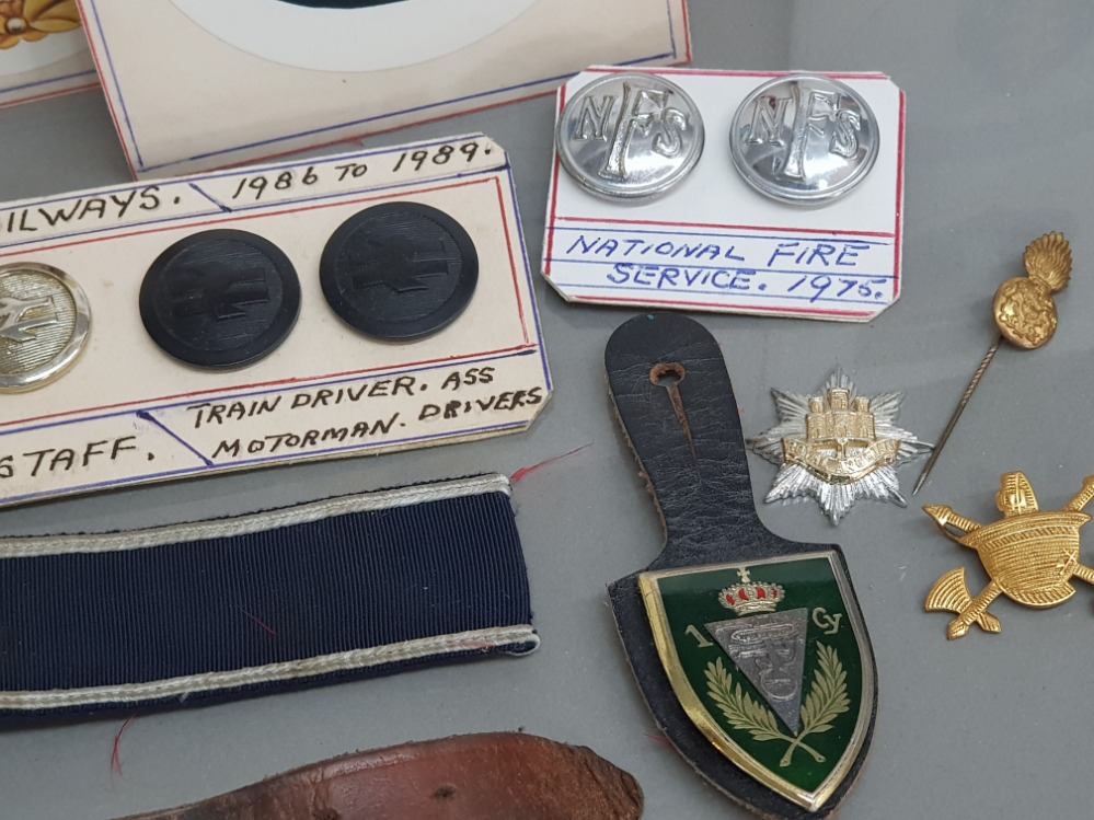 Mixed box lot containing vintage British railway buttons & National fire service 1975 buttons also - Image 2 of 2