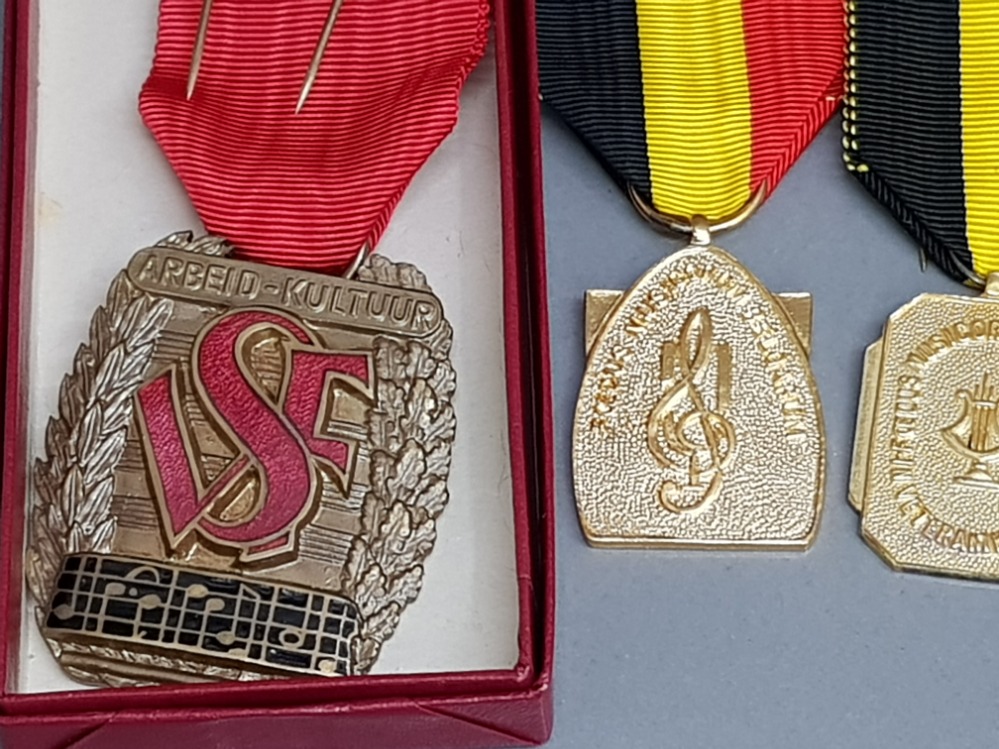 6 different Belgian medals - Image 2 of 3