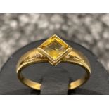 Ladies 9ct gold Citrine ring, comprising of a square stone set on angle. 2g size N