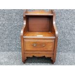 An Edwardian mahogany small wall unit 23 x 40 x 18cm.