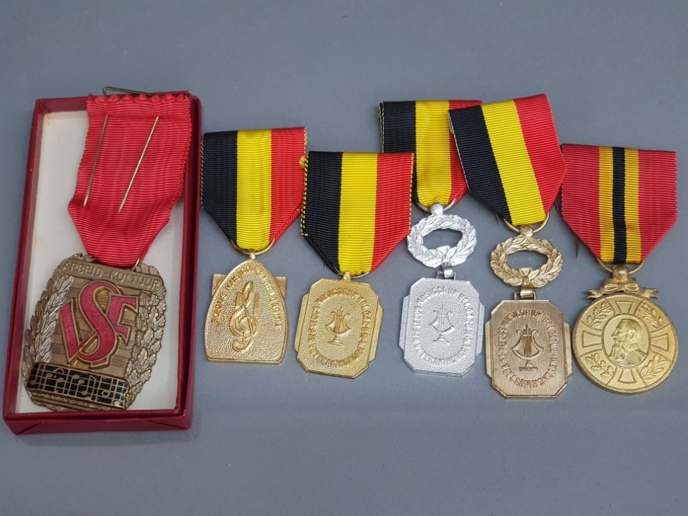 6 different Belgian medals