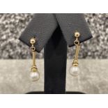 Ladies 9ct gold Pearl drop earrings