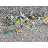 Selection of metal vintage britains toy soldiers etc