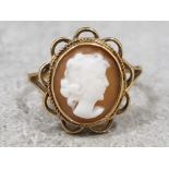 Ladies 9ct yellow gold cameo ring with fancy edge, 2.5g gross, size M