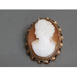 A 9ct yellow gold mounted cameo brooch 5.6g gross.