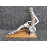 Large Nao by Lladro Don Quixote figure reading a book with sword & shield, 37x43cm