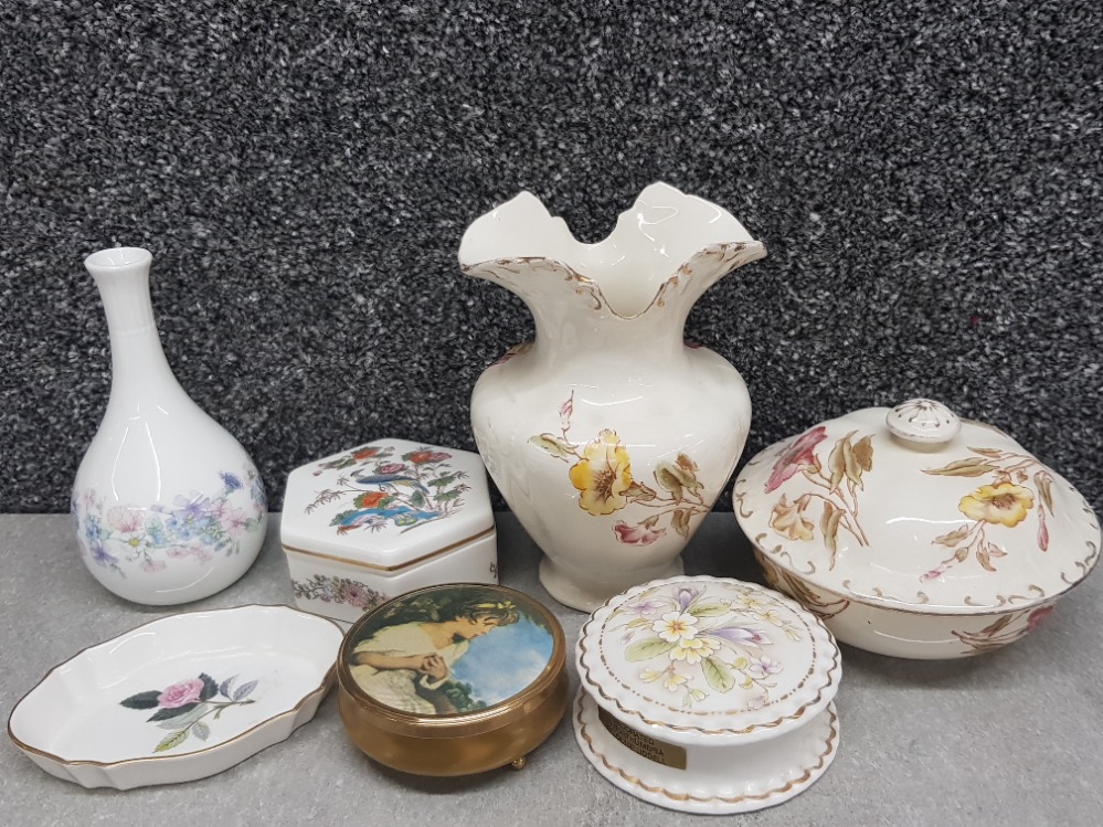 Miscellaneous pottery includes Wedgwood