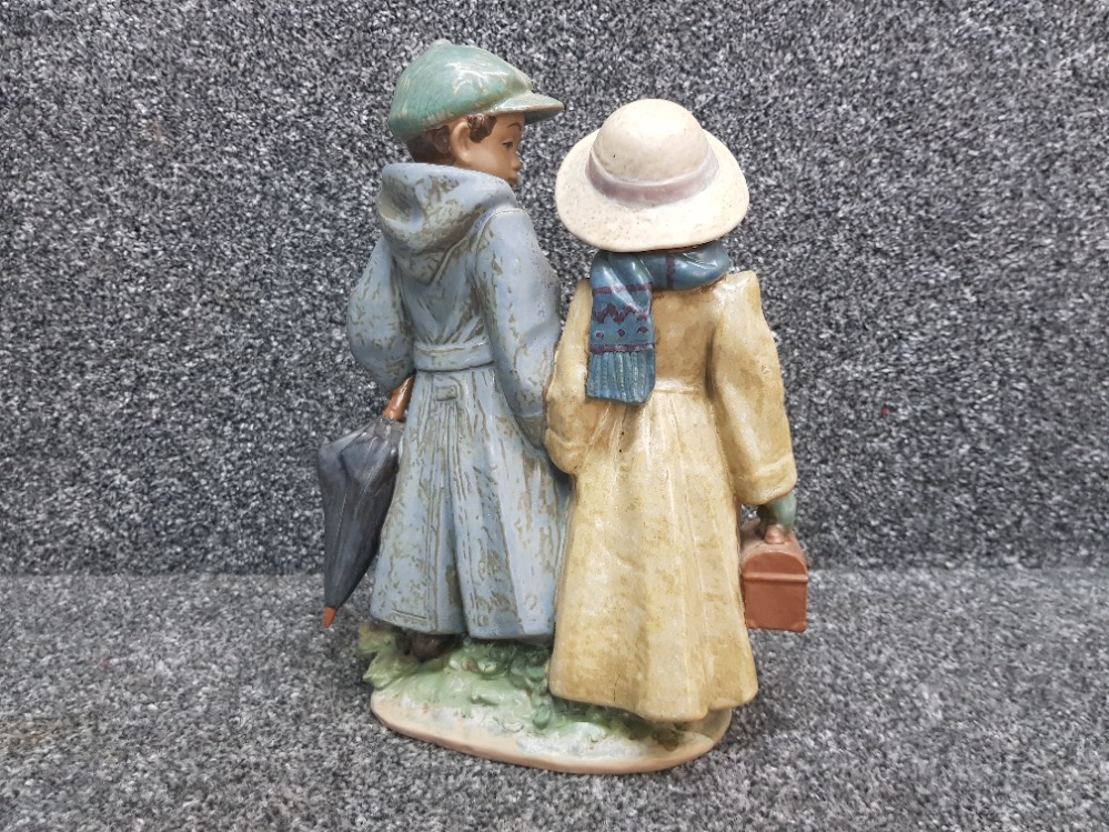 Lladro gres 2242 "away to school" in good condition - Image 2 of 3