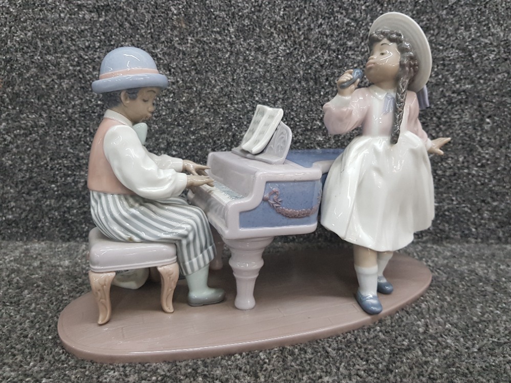 Lladro 5930 "Jazz Duo" in good condition