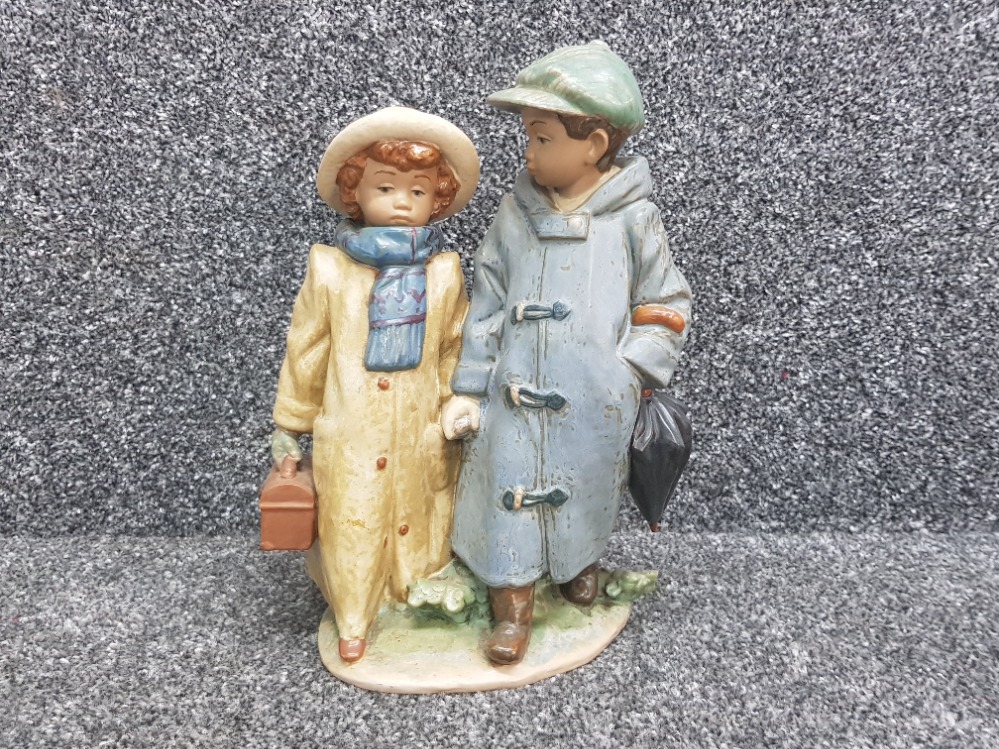 Lladro gres 2242 "away to school" in good condition