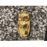 Vintage 9ct gold wise owl pendant/charm (1.6g)