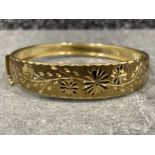 9ct gold fancy engraved flower patterned bangle vgc (9.9g)