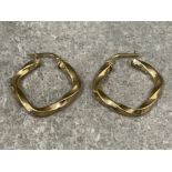 9ct gold twisted square patterned earrings (1.6g)