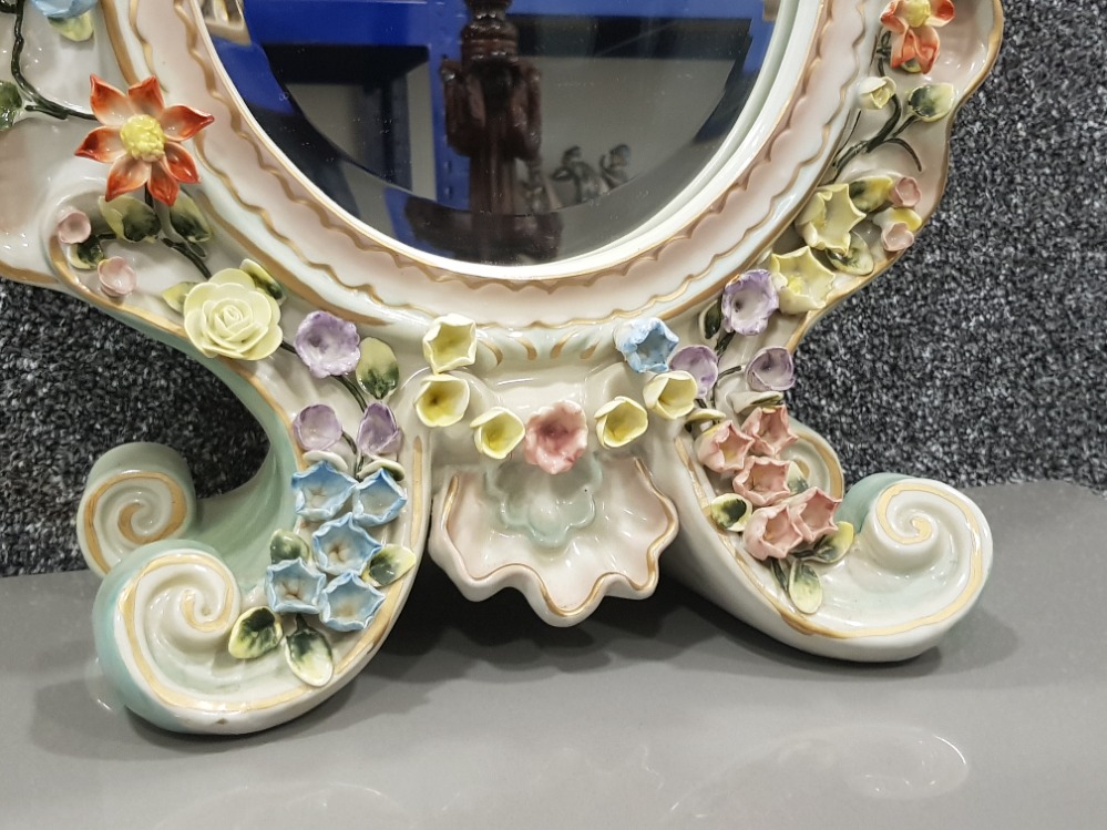 A late 19th century Sitzendorf porcelain toilet mirror decorated with cherubs and flowers 59 x - Image 3 of 6