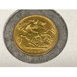 22ct gold Edward VII 1909 1/2 sovereign coin (4g)