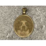 Large 9ct gold oval pendant with etched dog image (2.8g)