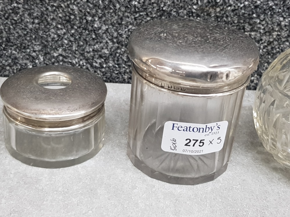 Two handcut glass silver topped dressing table jars one of which is a hair receiver, rubbed marks - Bild 3 aus 3