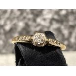 Ladies 18ct gold Diamond solitaire ring. 2g size M