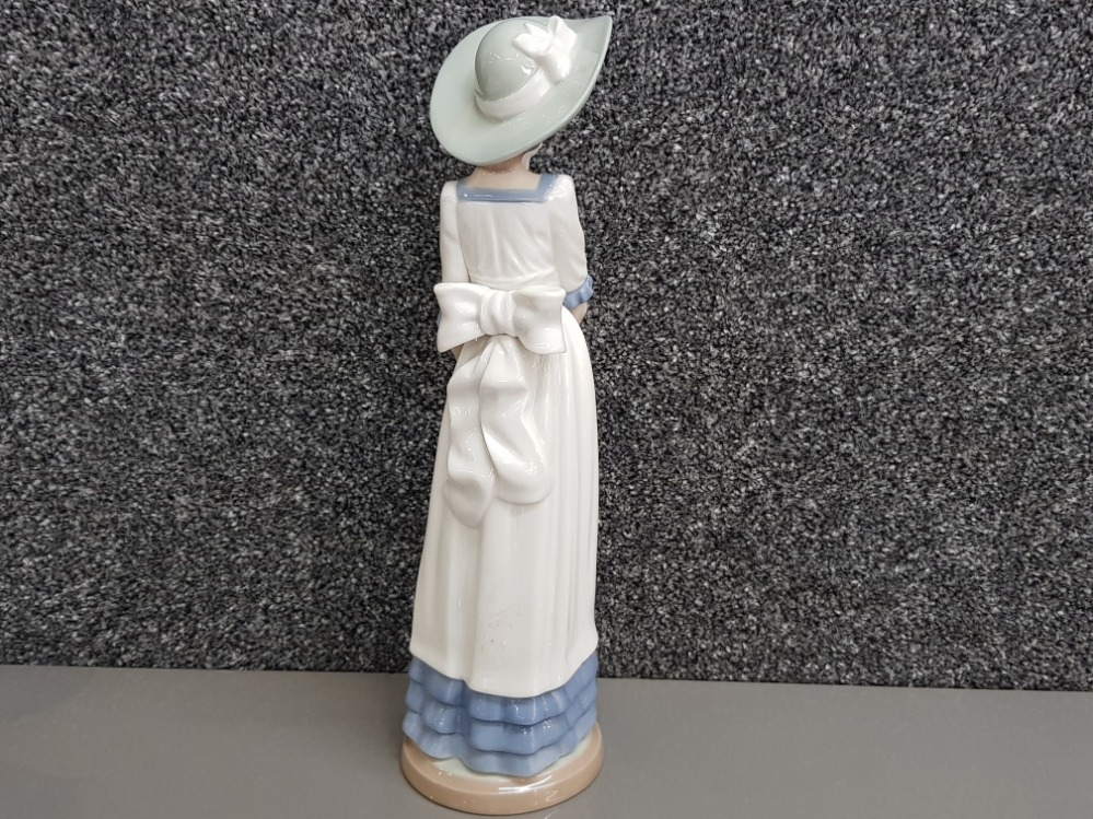 Large Nao by Lladro figure, elegant lady, height 32cm - Image 2 of 3