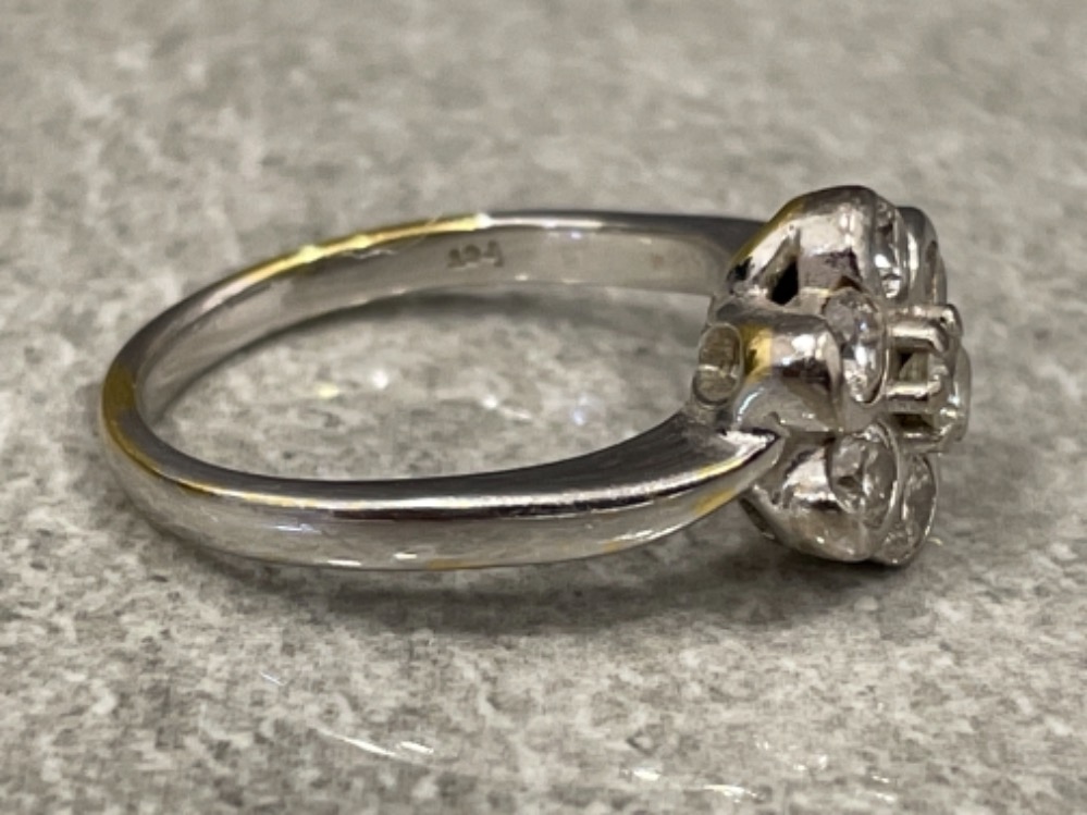 18ct white gold Diamond cluster ring. Comprising of 7 round brilliant cut diamonds, all set with rub - Image 3 of 3