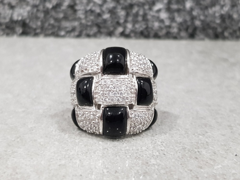 Silver stone set bellezza ring with black and white stones in original box size n1/2 18.6g gross