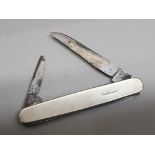 Hallmarked silver pocket knife (hallmarks rubbed) William Rodgers Sheffield, 30.1g