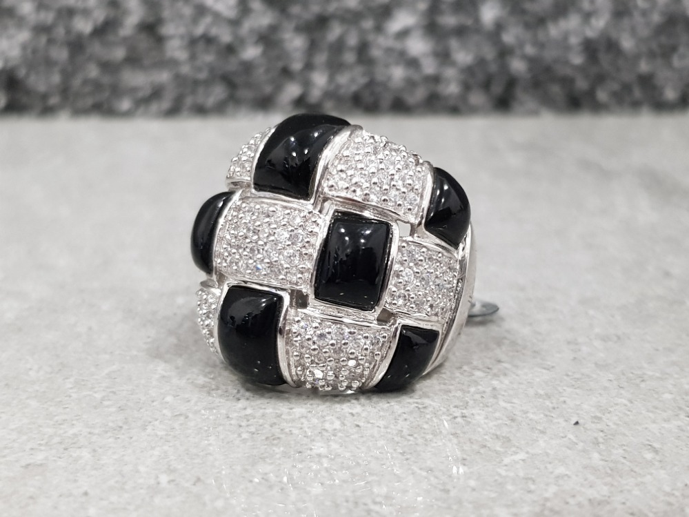 Silver stone set bellezza ring with black and white stones in original box size n1/2 18.6g gross - Image 2 of 3