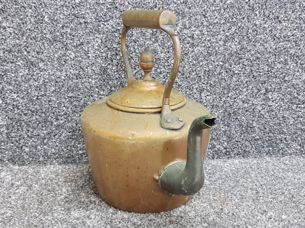 Antique copper & brass kettle with acorn finial - Image 2 of 2