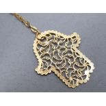 9ct yellow gold pendant on chain, 1g