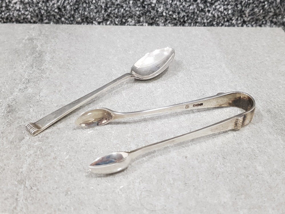 Set of 6 silver teaspoons and sugar tongs dated 1939/1940 Sheffield 100g - Image 2 of 3